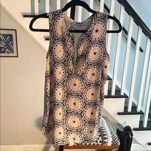 ⭐️ 5 items for $15 ⭐️

LOFT Tan Sleeveless Cut Out Tank Top